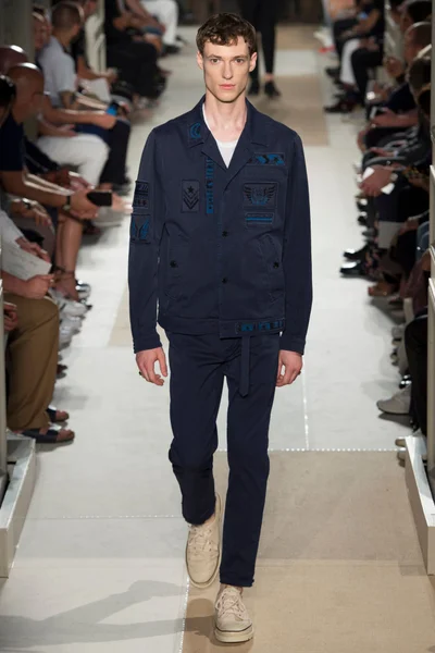 Look 38